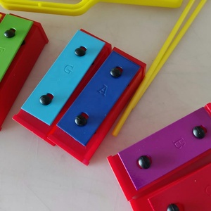 Precio de fábrica Gran regalo de cumpleaños para niños Glockenspiel Xilófono Orff instrumentos conjunto 8 <span class=keywords><strong>Notas</strong></span> Campanas resonadoras coloridas - Product Image 4