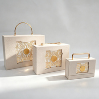 Boîte cadeau rigide de luxe personnalisée Forest Packing avec poignée métallique, estampage à chaud doré et fenêtre pour gâteaux de lune, cosmétiques, thé - Vente en gros
