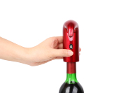Vente en gros directe en usine Aérateur et distributeur de vin rechargeable à batterie au lithium intégrés, un incontournable pour les amateurs de vin
