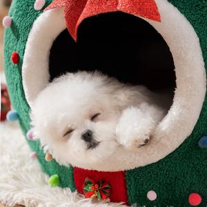 Lit-caban pour chat d'hiver, mignon et luxueux, style dessin animé, Noël, avec rembourrage en éponge antidérapante, écologique, pour les fêtes - Product Image 3