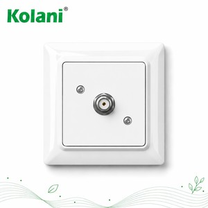 <span class=keywords><strong>Presa</strong></span> TV a Muro Kolani Standard EU 84x84mm Bianco Lucido, <span class=keywords><strong>con</strong></span> Porta F-Type e Frontalino in PC Ignifugo - Product Image 1