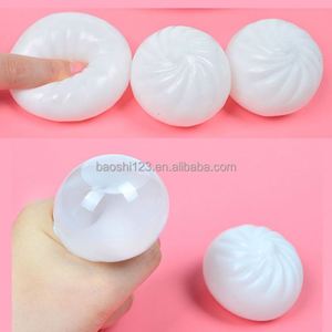 Juguete Blandito de Pelota de Agua con Forma de Bollo al Vapor Mini de 5.5*4.5cm, Irrompible, de Goma TPR Suave, para Aliviar el Estrés, Juguete Antiestrés para Apretar y Bromas - Product Image 2