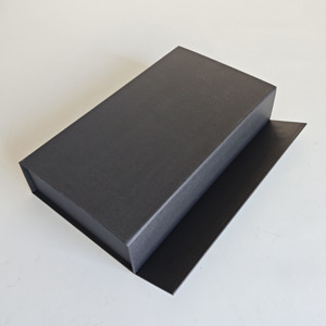 Caja de cartón con solapa de cierre magnético negro con estampado mate personalizado <span class=keywords><strong>Royal</strong></span> de lujo, caja de regalo con tapa abatible con satén - Product Image 6