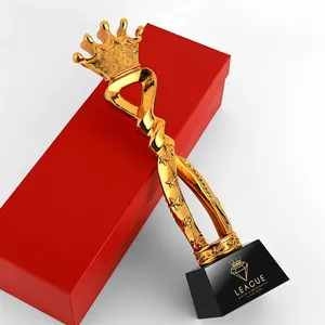 Хрустальный трофей в форме короны с металлической цветной стойкой для сувенирного подарка