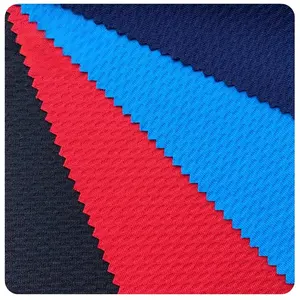 Annonces d'uniformes de football anglais personnalisés tissu gaufré polyester recyclé fabricant de chemises maillot de football nid d'abeille tricot à sublimation