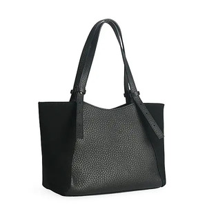 Sac à bandoulière élégant pour femme en similicuir avec fermeture éclair lisse, sac à main léger pour usage quotidien avec design à pompon - Product Image 3