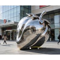 Sculpture de fraise géante personnalisée en acier inoxydable, artisanat moderne en métal poli miroir, statue de fruit