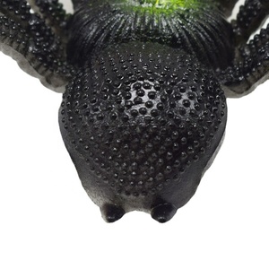 Grande araignée réaliste en TPR de 15 cm, jouet de simulation effrayant, idéal pour les farces et les blagues d'Halloween, modèle animal amusant, accessoire de fête d'Halloween - Product Image 4