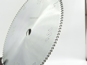3.0mm 두께와 120 이빨을 가진 맞춤형 OEM 산업용 305mm 다이아몬드 톱날 - Product Image 5