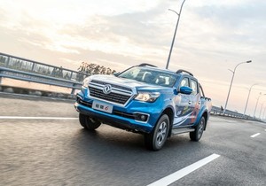 <span class=keywords><strong>2022</strong></span> Dongfeng Pickup Truck Haute Qualité Marque Japonaise Moteur 4WD Mini Lumière Intérieur Automatique Vitesse Gauche Direction-Électrique Nouveau - Product Image 4