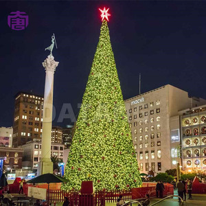 Árbol de Navidad Iluminado Gigante con Forma de Escenas Festivas Memorables para Parques, Resorts y Locales Comerciales - Product Image 2