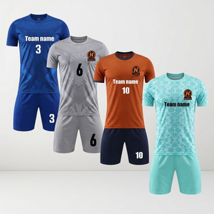 Maßgeschneidertes Sublimations-Fußballtrikot-Set Schnelltrocknend Atmungsaktive Team-Fußballuniform - Product Image 1