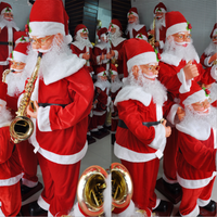 Père Noël électrique en gros, jouant du saxophone, en mouvement et chantant