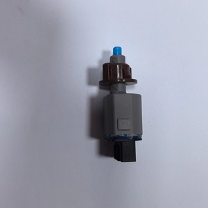 Interruptor de Luz de Freno Toyota 84340-49075 12V para Corolla Levin RAV4, Pieza de Repuesto - Product Image 2