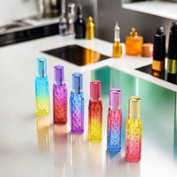 Vente en gros de flacons de parfum portables miniatures de 12 ml en verre dégradé avec bouchon à vis, impression sérigraphique, forme rectangulaire, diffuseur à roseaux