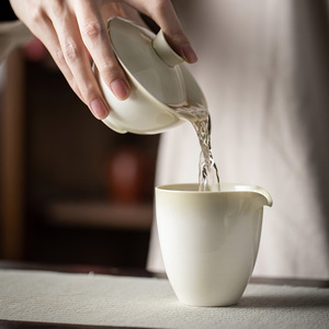 Chinese Celadon Glaze Gaiwan Ceramic <b>Teacup</b> With Cover Heat Resistant Small Size For Afternoon Tea - Product Image 3