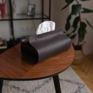 Boîte à mouchoirs rectangulaire pliable en cuir de vachette véritable de luxe, fermeture à bouton, anti-poussière, anti-odeur, légère - Product Image 1