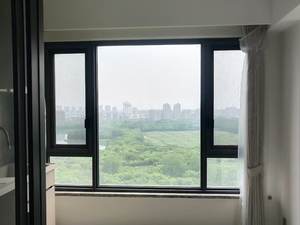 Apartamento Pequeño con Balcón Cerrado, Ventana Abatible de Aluminio con Aislamiento Térmico - Product Image 2