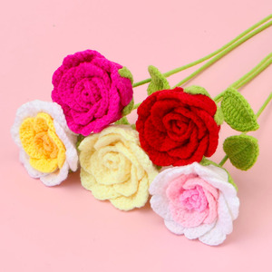 Ramas de rosas tailandesas de hilo de algodón hechas a mano, rosas artificiales, flores tejidas, flores de lana, regalo al por mayor. - Product Image 4