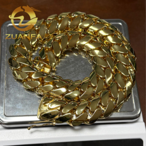 Joyería Hip Hop Zuanfa Cadena de Eslabones Cubanos Miami de 30mm de Latón Chapado en Oro de 18k para Hombre - Product Image 6