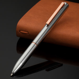 2025 espejo brillante acabado plateado fresco superficie curva onda París clásico alta calidad rosa dorado pistola Metal pluma con logotipo - Product Image 6