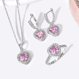 Ensemble de bijoux romantiques en laiton plaqué rhodium et zircon en forme de cœur pour homme et femme, idéal pour les fiançailles, les mariages et les cadeaux de fête - Product Image 1