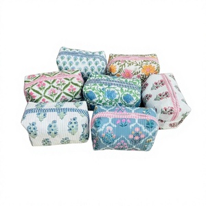 Hermosa Bolsa de Maquillaje de Algodón Floral Hecha a Mano con Cierre, Regalos para Damas de Honor, Bolsa de Cosméticos para Mujer - Product Image 1