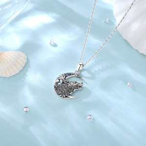 Collier pendentif lune en nacre et pierre de lune Merryshine pour homme, style nordique celtique, lune croissante, loup - Product Image 3