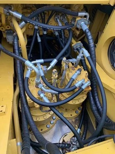 Excavadora de cadenas usada japonesa original de 49 toneladas, modelo 349E, con componentes principales: motor, bomba, capacidad de cazo de 2.6m y 303kw. - Product Image 4