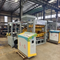 Machine de moulage de blocs hydraulique QT4-15 pour blocs creux