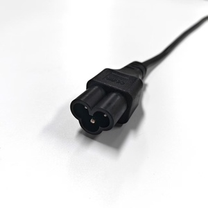 Cable de Extensión Divisor Tipo <span class=keywords><strong>Y</strong></span>, Enchufe Macho IEC 320-C6 (<span class=keywords><strong>Mickey</strong></span> Mouse) a Nema 5-15p e IEC C13, Cable de Alimentación CA para Computadora - Product Image 5
