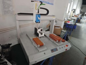 <span class=keywords><strong>Macchina</strong></span> di serraggio automatico a vite a soffiaggio automatico a quattro assi - Product Image 3