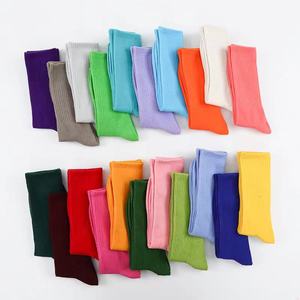 Chaussettes en coton tricoté pour femmes, couleurs bonbon, style décontracté, nouvelle mode, pour lycéennes et femmes, vente en gros - Product Image 3