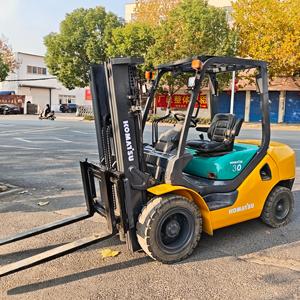 Chariot élévateur diesel Komatsu modèle 2024, 3T/2.5T/5 tonnes, double moteur AC, mât à trois niveaux, boîte de vitesses, roulement, moteur d'origine usine - Product Image 6