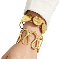Bracelet manchette haut de gamme Mili en acier inoxydable plaqué or 18 carats, style Instagram minimaliste, tendance et chic pour femme