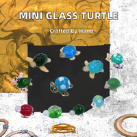 Figurine de tortue miniature mignonne, petite figurine en verre de Murano, artisanat en verre fabriqué à la main par la technique de lampwork, petit monde en verre