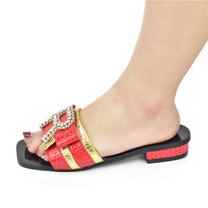 Женские сандалии на низком каблуке - Product Image 4