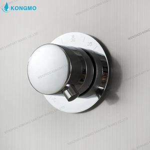 <span class=keywords><strong>Tour</strong></span> de panneau de douche à cascade thermostatique en acier inoxydable 6016 robinets sur pied avec motif de pulvérisation de pluie - Product Image 3