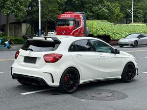 Auto Usado Premium, Modelo 2016, <span class=keywords><strong>MERCEDES</strong></span>-BENZ AMG GLA 45 4MATIC con Techo Corredizo, SUV Compacto en <span class=keywords><strong>Stock</strong></span>, Gran Venta - Product Image 4