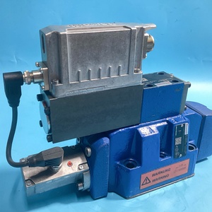 Válvula Direccional Proporcional Original R901395350 4WRLE16W180SJ-4X/MXY/24A1, Tamaño 16, 180L/min, 350 bar en Stock - Product Image 1