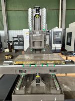 Centre d'usinage vertical CNC VMC855 avec broche BT40, corps en fonte rigide et alimentation à trois axes pour pièces de service d'usinage CNC