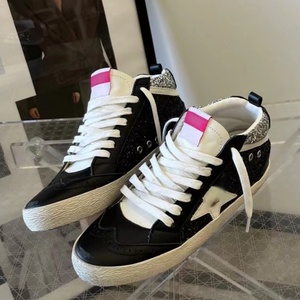 รองเท้าสเก็ตบอร์ดหนังแท้สีดำคุณภาพสูงหรูหราพร้อมเชือกผูก สำหรับฤดูหนาว สไตล์ลำลองและกีฬา เหมาะสำหรับผู้ชายและผู้หญิง - Product Image 6