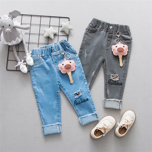 Velo de niña de las flores, Jeans de mezclilla para niña, Diseño de bordado con nombre, Jeans ajustados para niños, Nuevo producto, Se busca distribuidor - Product Image 3
