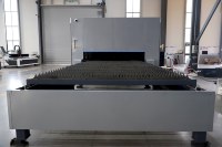 Máquina de Corte Láser de Fibra BEKE Anti-Polvo, Totalmente Cerrada, 4020-6KW, Programable, CNC de 3 Ejes para Chapa Metálica y Tubos