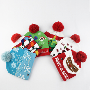 Tùy Chỉnh LED Ngắn Dệt Kim Beanie Hat Ánh Sáng-up Santa Claus Thiết Kế Với Pompom Cho Trẻ Em Người Lớn Mùa Đông Giáng Sinh Đảng Trang Trí - Product Image 3