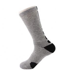 Cadeau de Noël pour les chaussettes de sport pour hommes de grand garçon Chaussettes de basket-ball en coton doux et sec évacuant l'humidité - Product Image 4