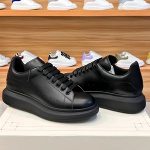 Chaussures de marche tendance 2026 MQ Designer pour hommes et femmes, baskets à semelle épaisse avec imprimé graffiti noir et blanc - Product Image 2