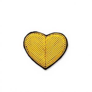 Insignia Cosida de Fieltro de Tela de Silicona Personalizable, Diseño de Corazón Bordado de Seda, Bolsas con Logotipo Personalizado, Otros Usos Esmalte, Característica Incluida - Product Image 1