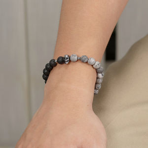 Bracelet pour homme personnalisable, style gothique unique, breloques de crâne, perles - Product Image 2