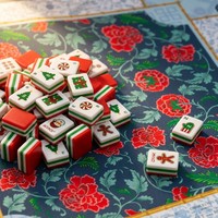 Tuiles de Mahjong de Noël à motifs floraux rouges 30x23x13mm en acrylique, 160 tuiles, nappe bleue, ensemble cadeau Père Noël et sapin de Noël